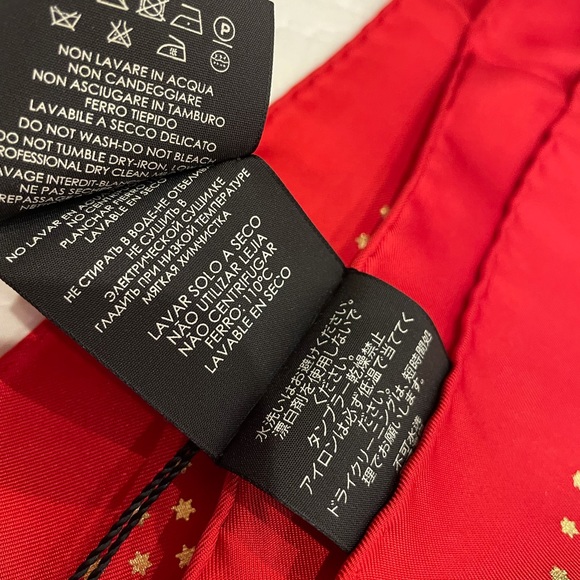Authentic Gucci Red Gold Star Print with Guccy logo scarf. - Picture 9 of 10